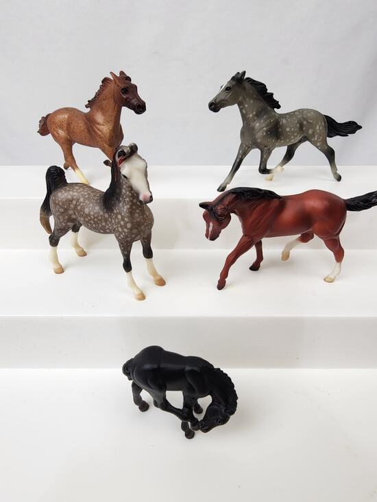 Breyer Other - 5 Breyer 1999 Stablemates Dappple Gray (2) Red Bay Quarter Red Roan Black Foal